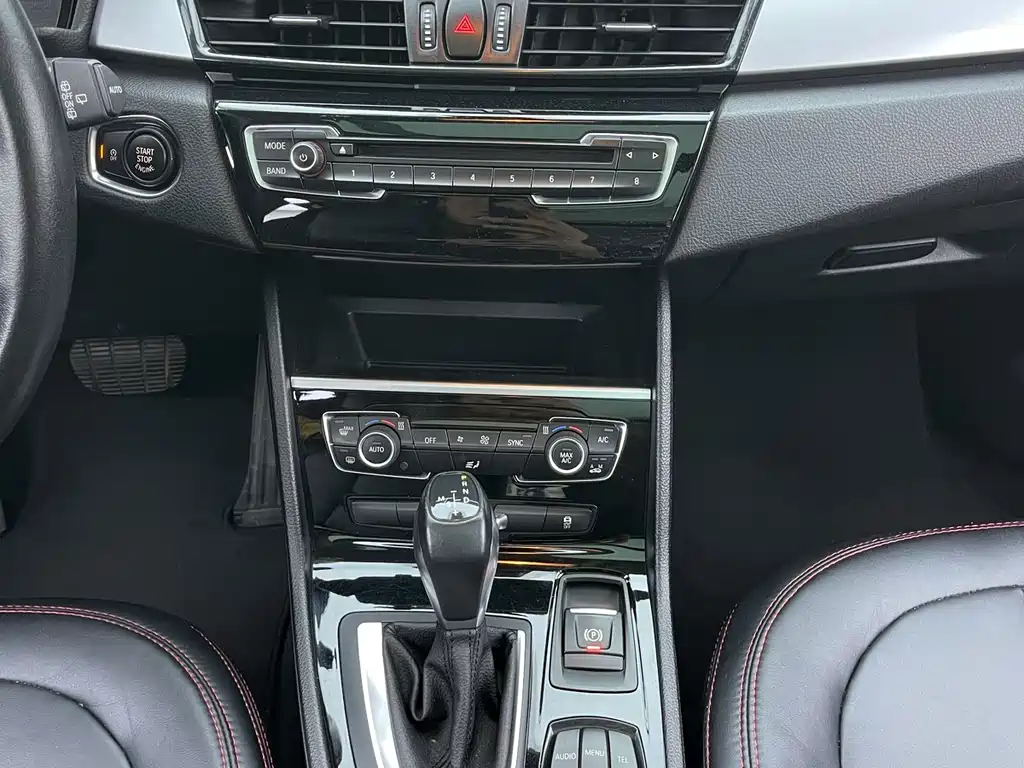 BMW 2 Series Active Tourer 2016 — фото 25