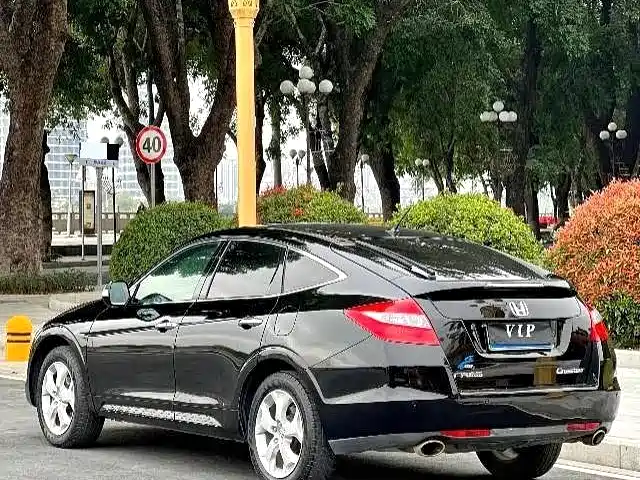 Honda Crosstour 2013 — фото 2