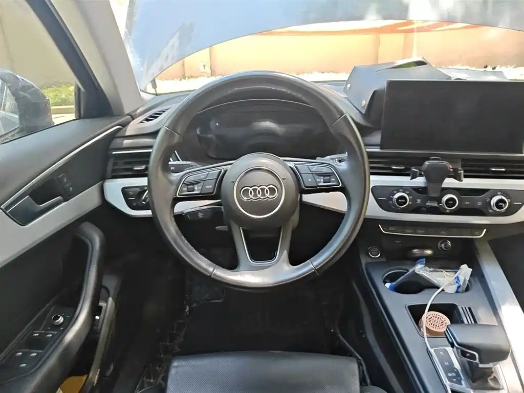 Audi A4L 2023 — фото 3