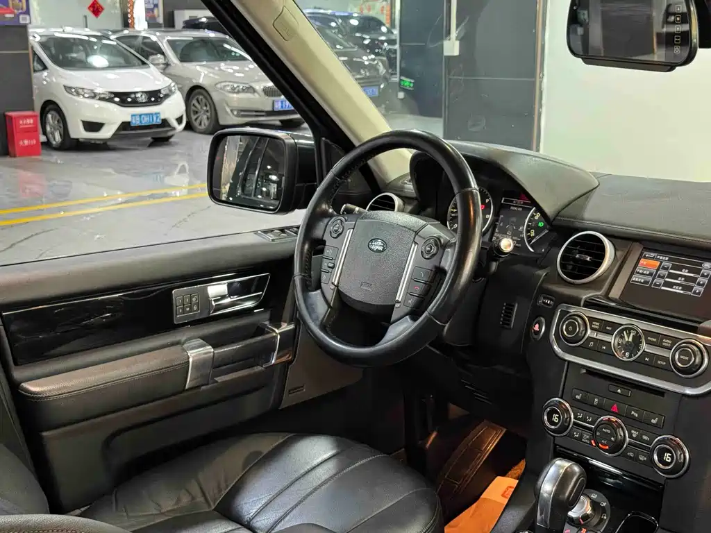 Land Rover Discovery 2012 — фото 13