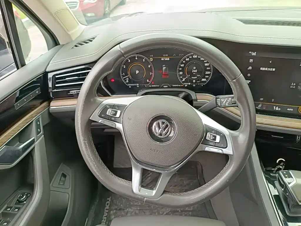 Volkswagen Touareg 2019 — фото 17
