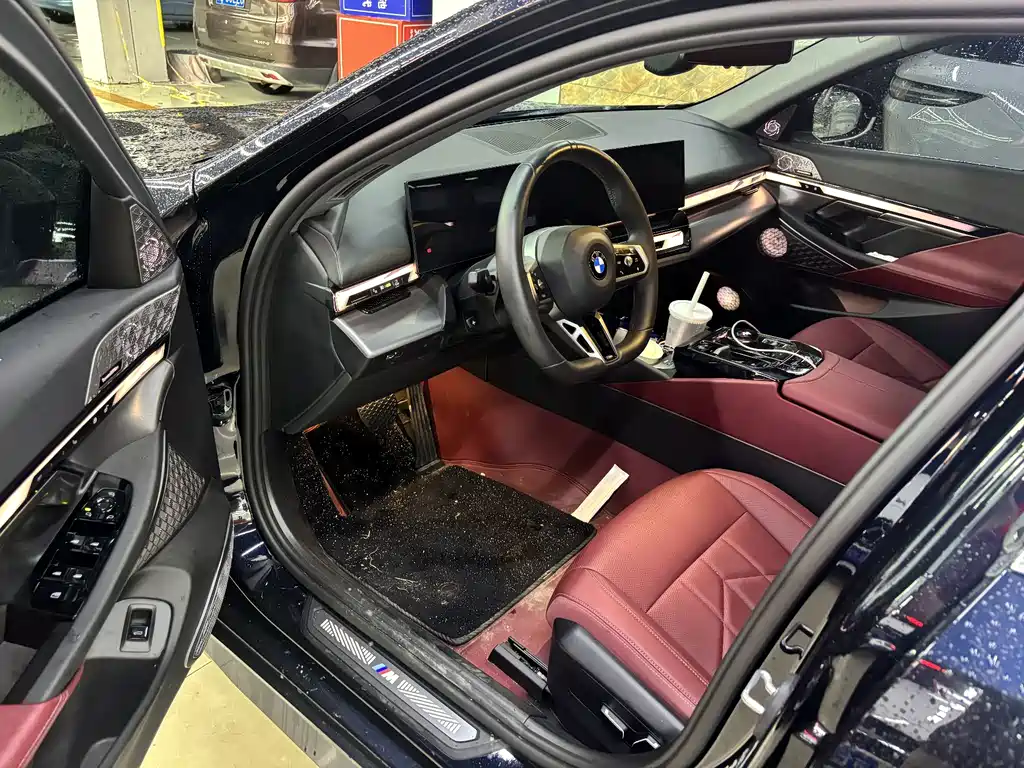 BMW 5 Series 2025