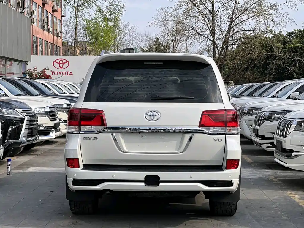 Toyota Land Cruiser 2020 — фото 3