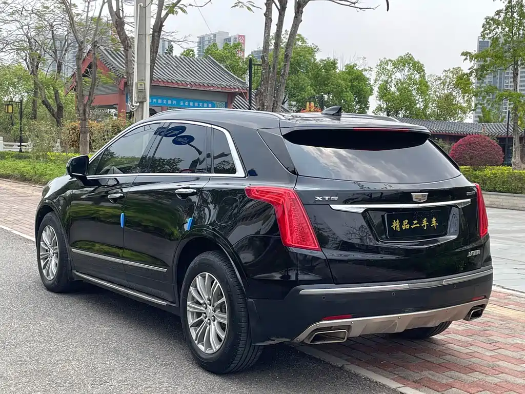 Cadillac XT5 2017 — фото 12