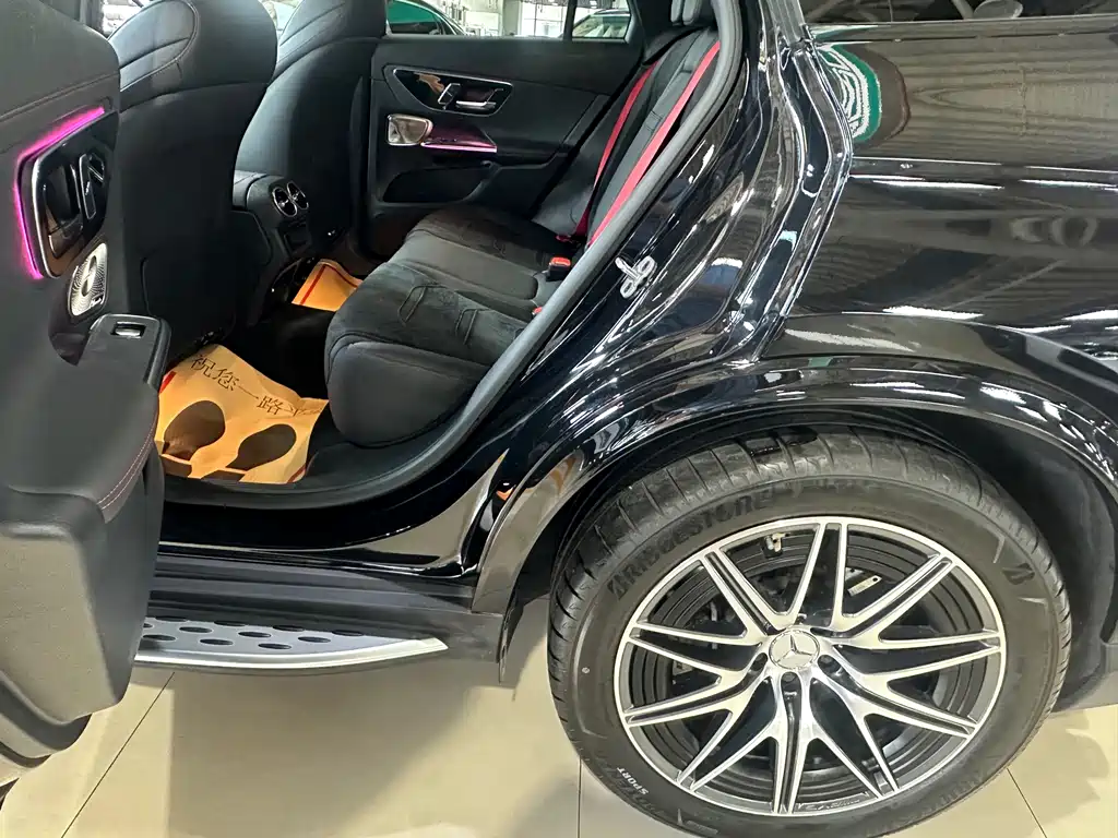 Mercedes-Benz GLC AMG 2025 — фото 11
