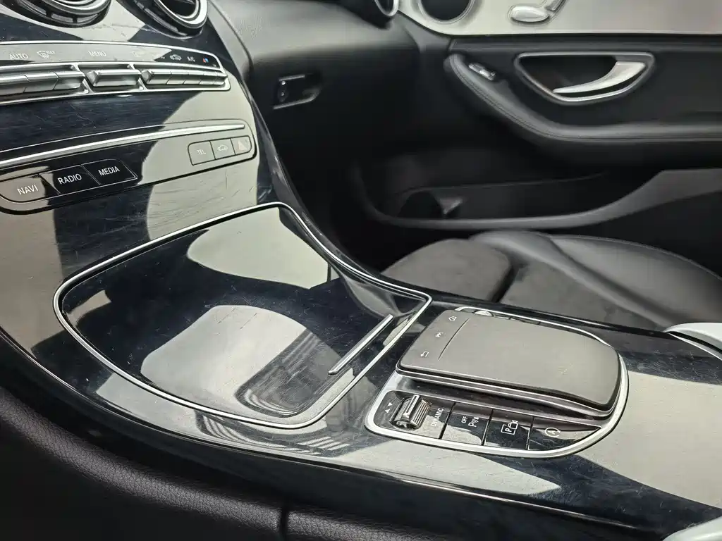 Mercedes-Benz C-Class 2019 — фото 17