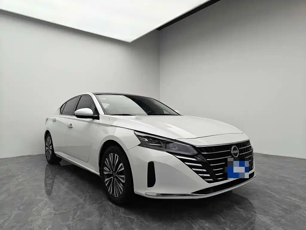Nissan Teana 2023