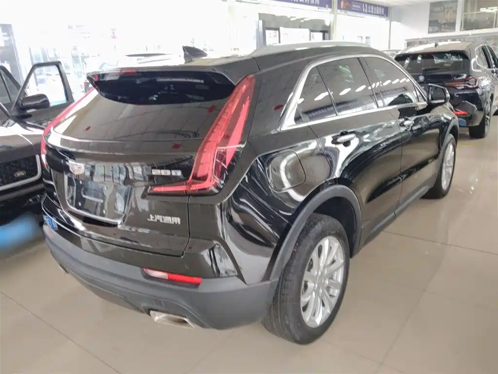 Cadillac XT4 2022 — фото 5