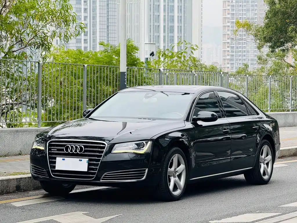 Audi A8 2013 — фото 1