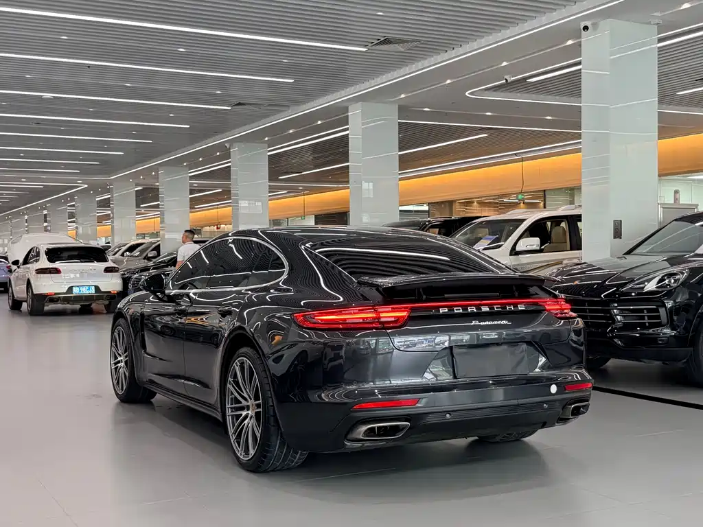 Porsche Panamera 2019 — фото 15