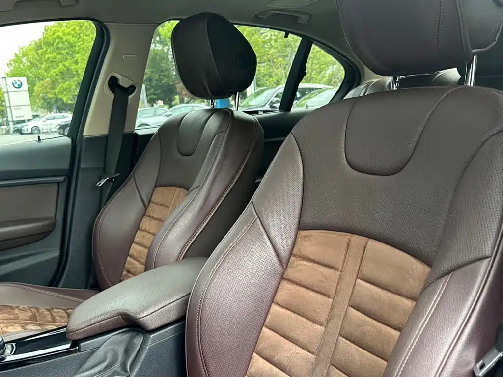 BMW 3 Series 2019 — фото 11