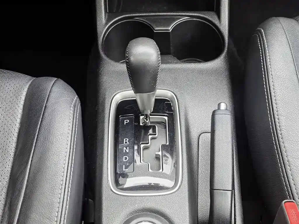 Mitsubishi Outlander 2017 — фото 13