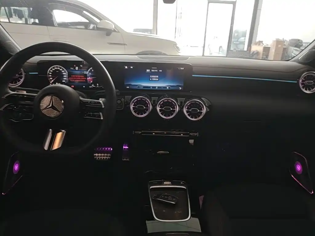 Mercedes-Benz CLA 2025 — фото 14