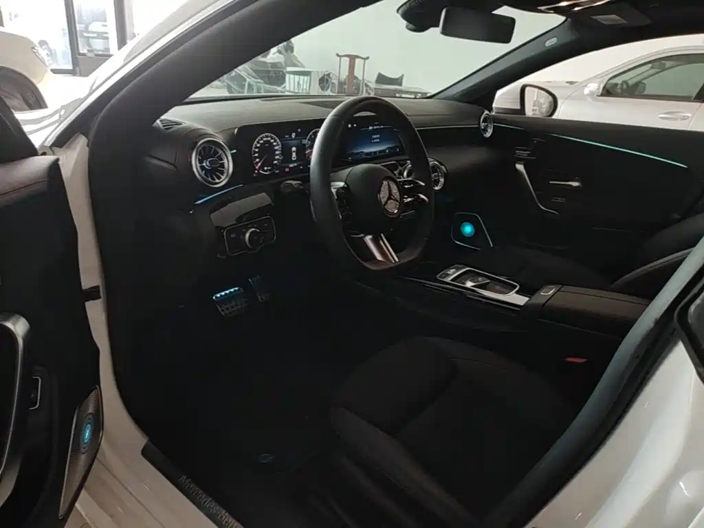 Mercedes-Benz CLA 2025 — фото 16