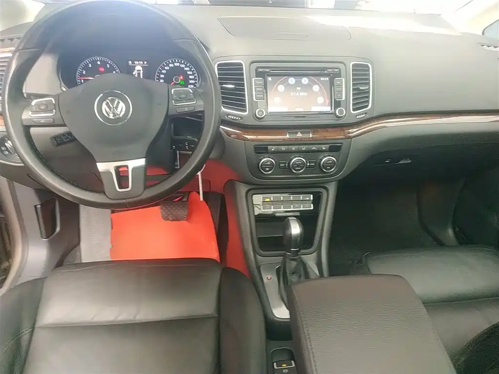 Volkswagen Sharan 2015 — фото 10