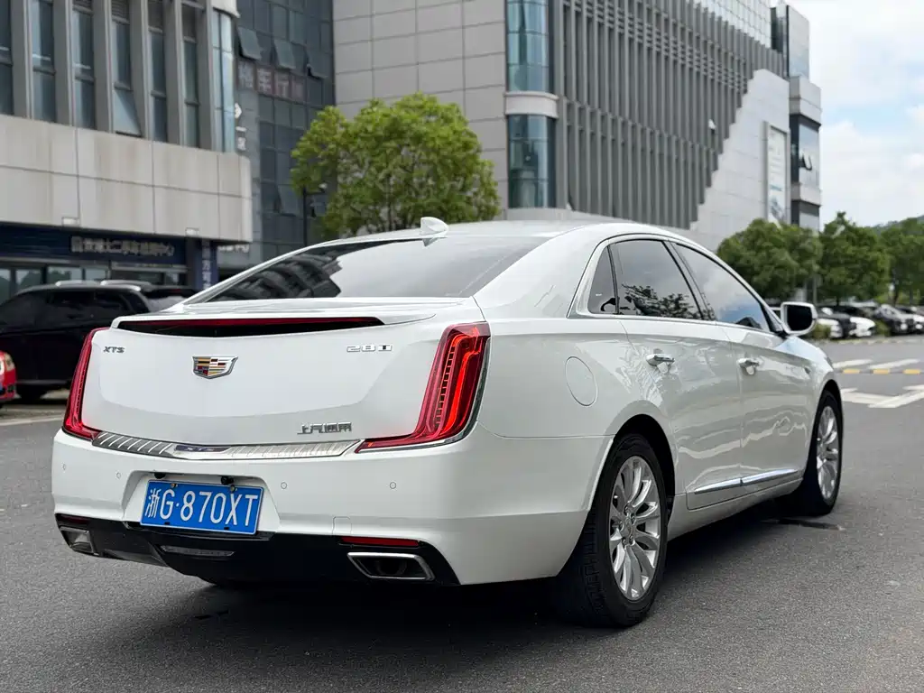 Cadillac XTS 2018 — фото 14