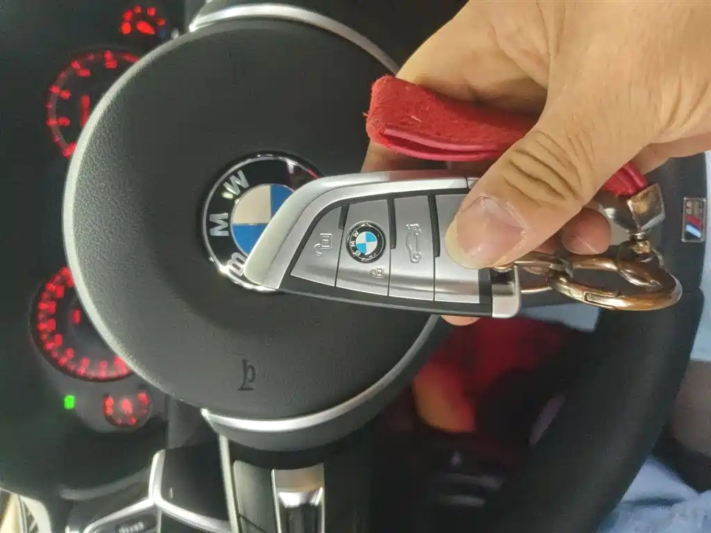 BMW 3 Series 2018 — фото 9