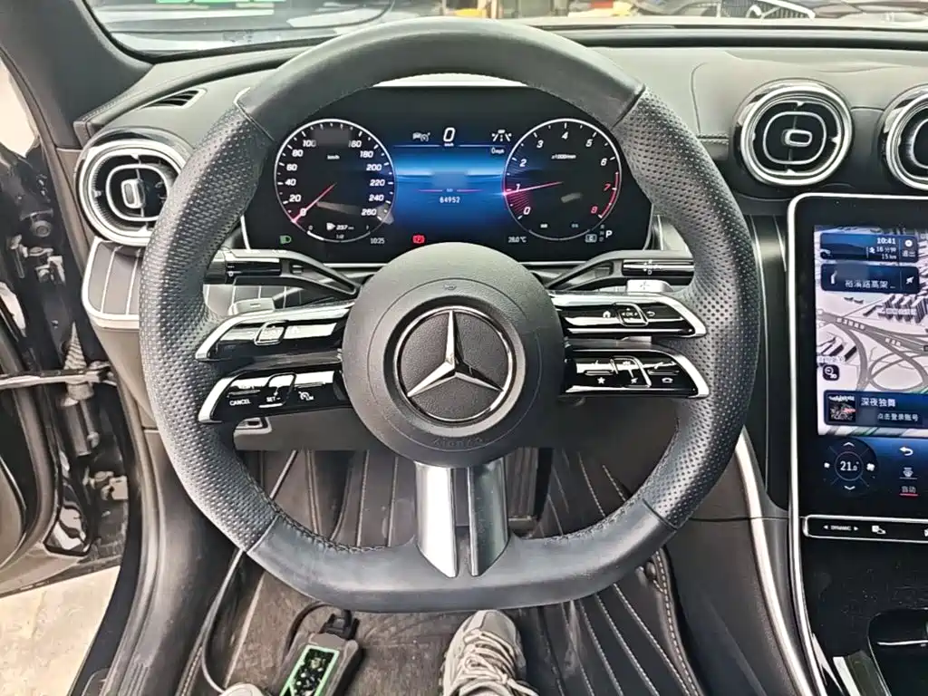 Mercedes-Benz C-Class 2024 — фото 11