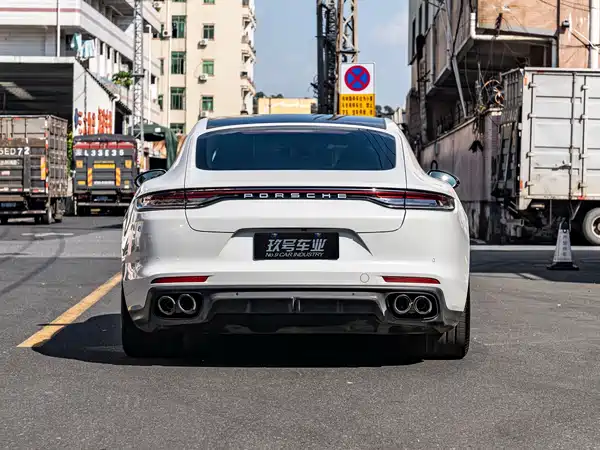 Porsche Panamera 2022