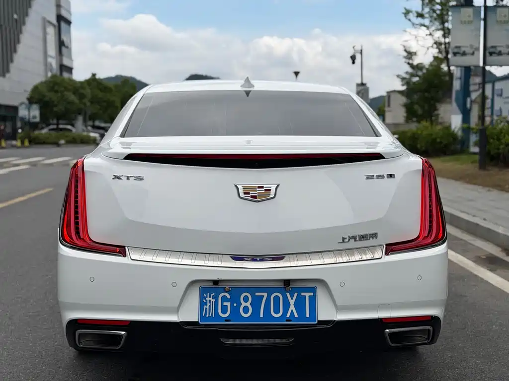 Cadillac XTS 2018 — фото 13