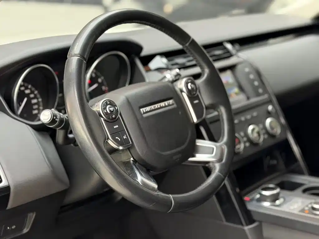 Land Rover Discovery 2017 — фото 4