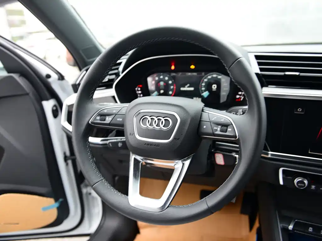 Audi Q3 2024 — фото 19