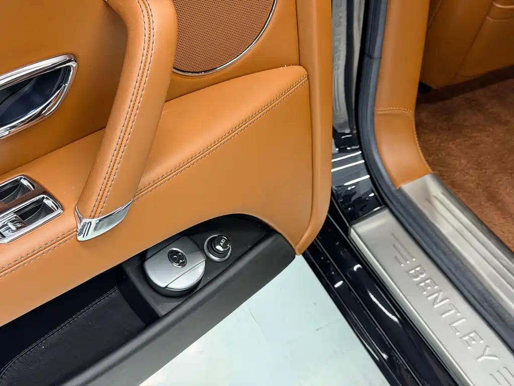 Bentley Flying Spur 2014 — фото 8