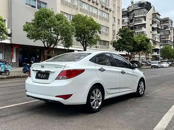 Hyundai Accent 2016