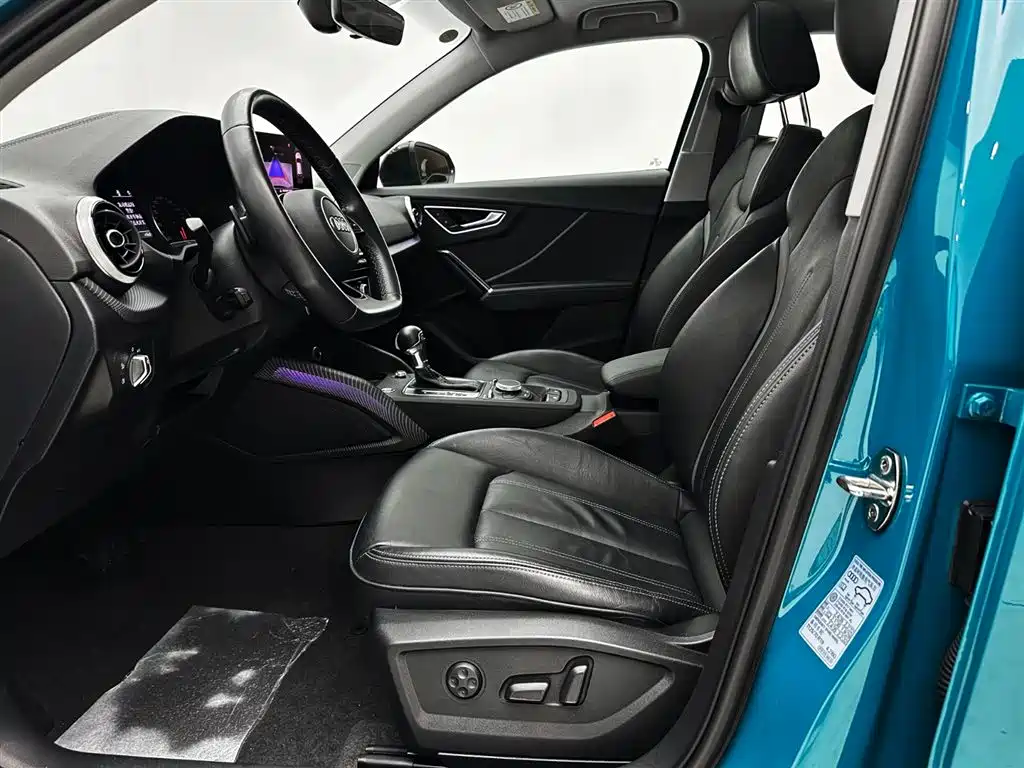 Audi Q2L 2023 — фото 19