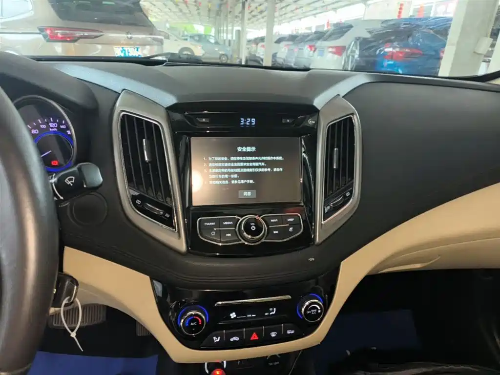 Changan Eado 2016 — фото 13
