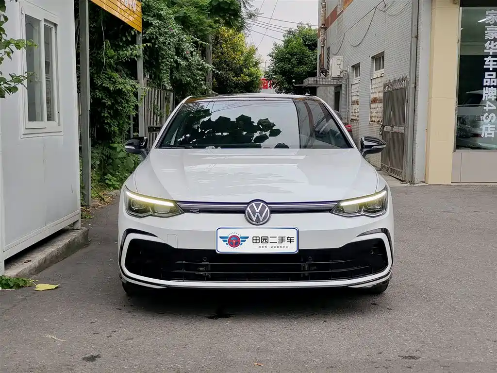 Volkswagen Golf 2021