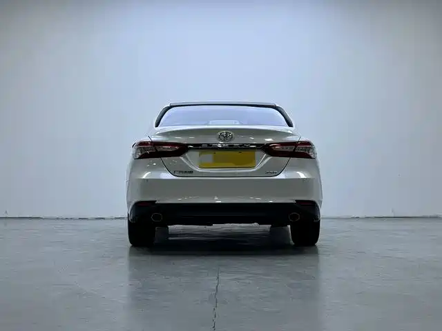 Toyota Camry 2020 — фото 8