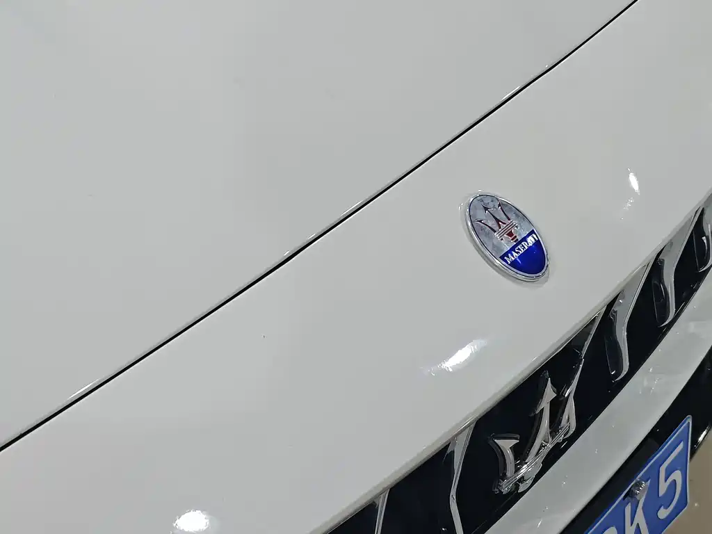 Maserati Quattroporte 2014 — фото 14