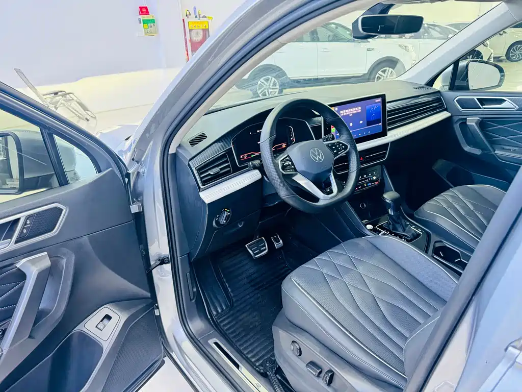 Volkswagen Tiguan L 2022