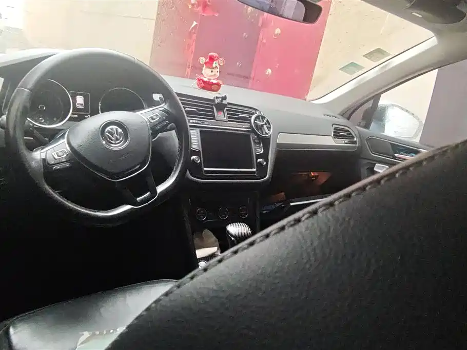 Volkswagen Tiguan L 2018 — фото 12