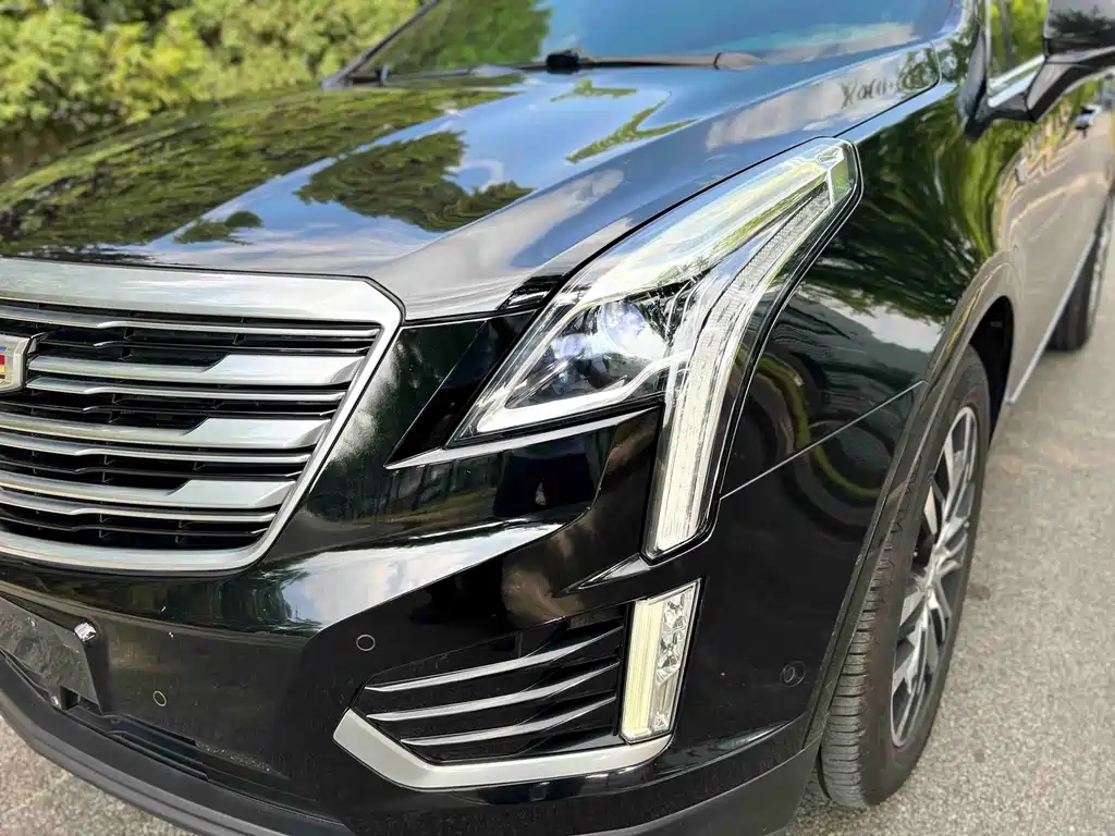 Cadillac XT5 2017 — фото 34