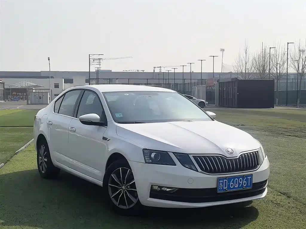Skoda Octavia 2018 — фото 3