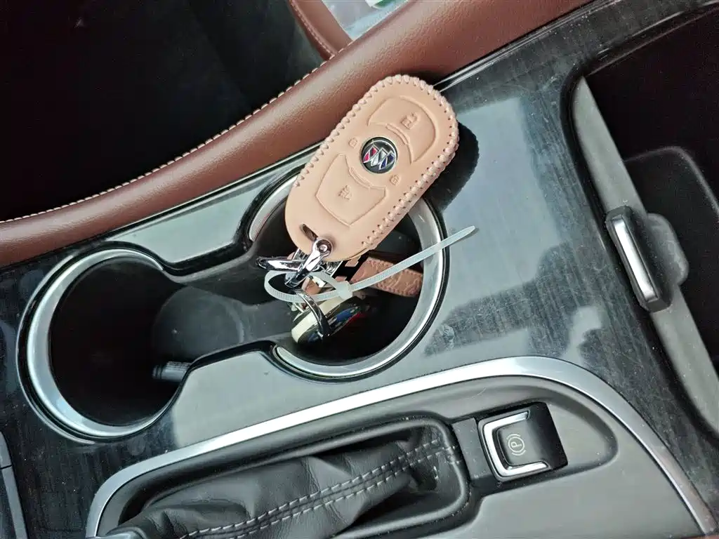 Buick Envision Plus 2021 — фото 9