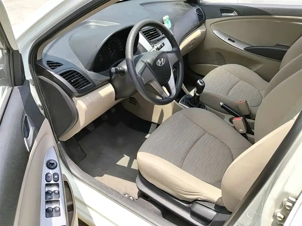 Hyundai Verna 2016 — фото 16