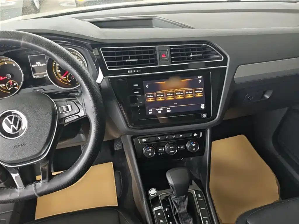 Volkswagen Tiguan L 2021 — фото 10