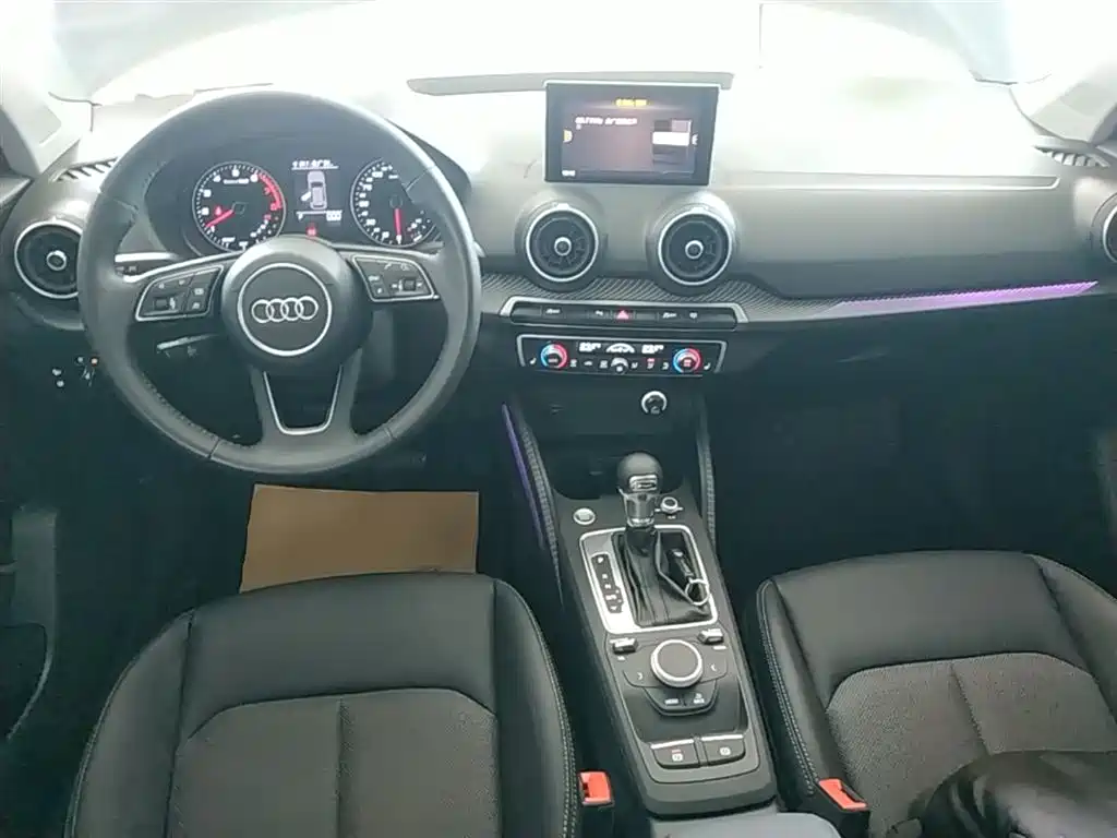 Audi Q2L 2020 — фото 10