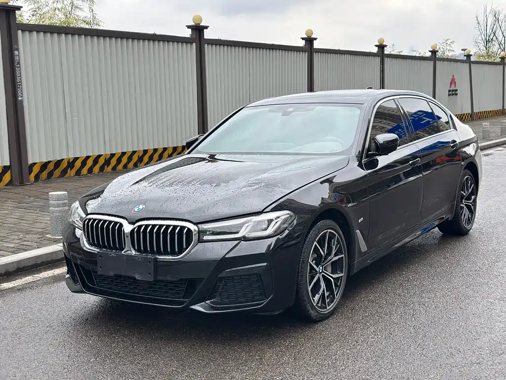 BMW 5 Series 2023 — фото 1