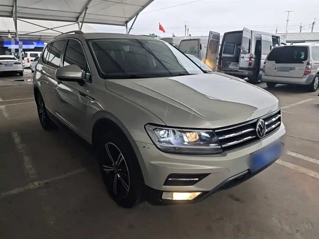 Volkswagen Tiguan L 2021 — фото 4