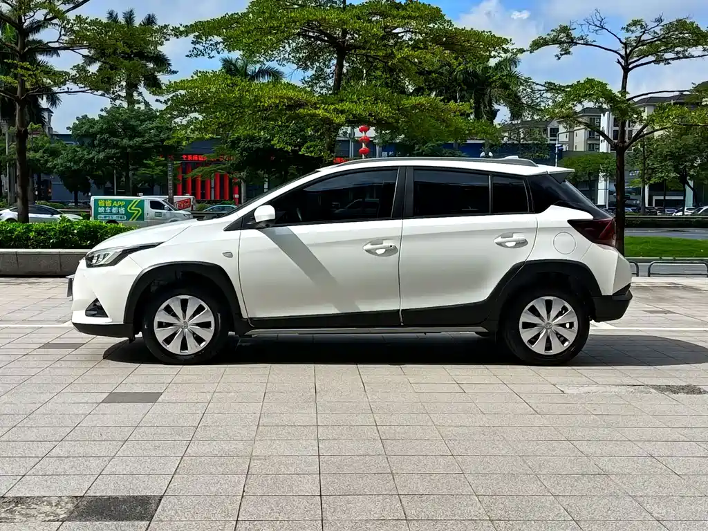 Toyota Yaris L 2022 — фото 19