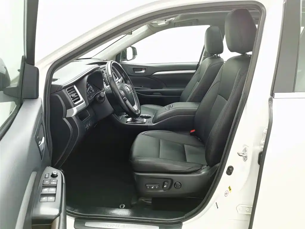 Toyota Highlander 2016 — фото 10