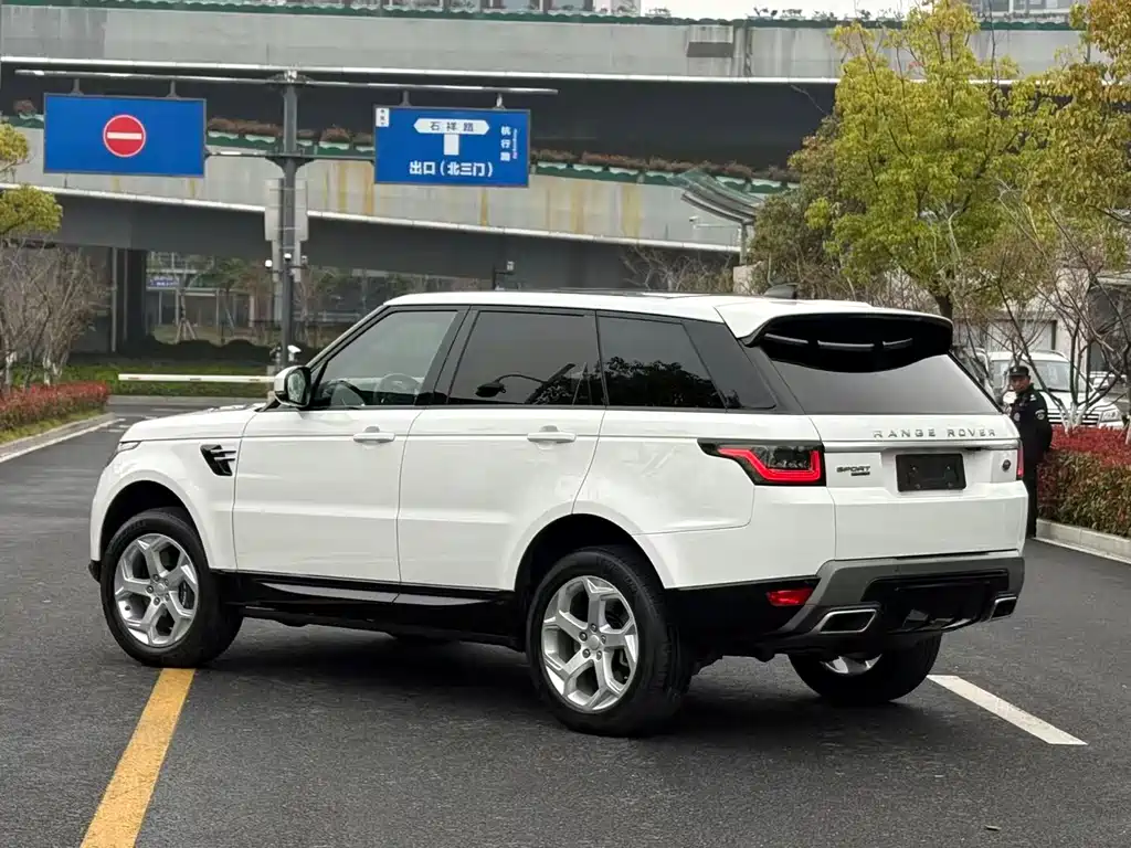 Land Rover Sport PHEV 2019 — фото 7