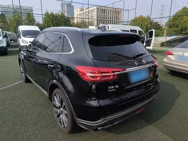 Hongqi HS5 2022