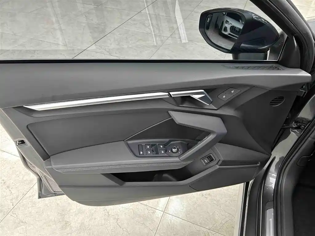 Audi A3 2023 — фото 10