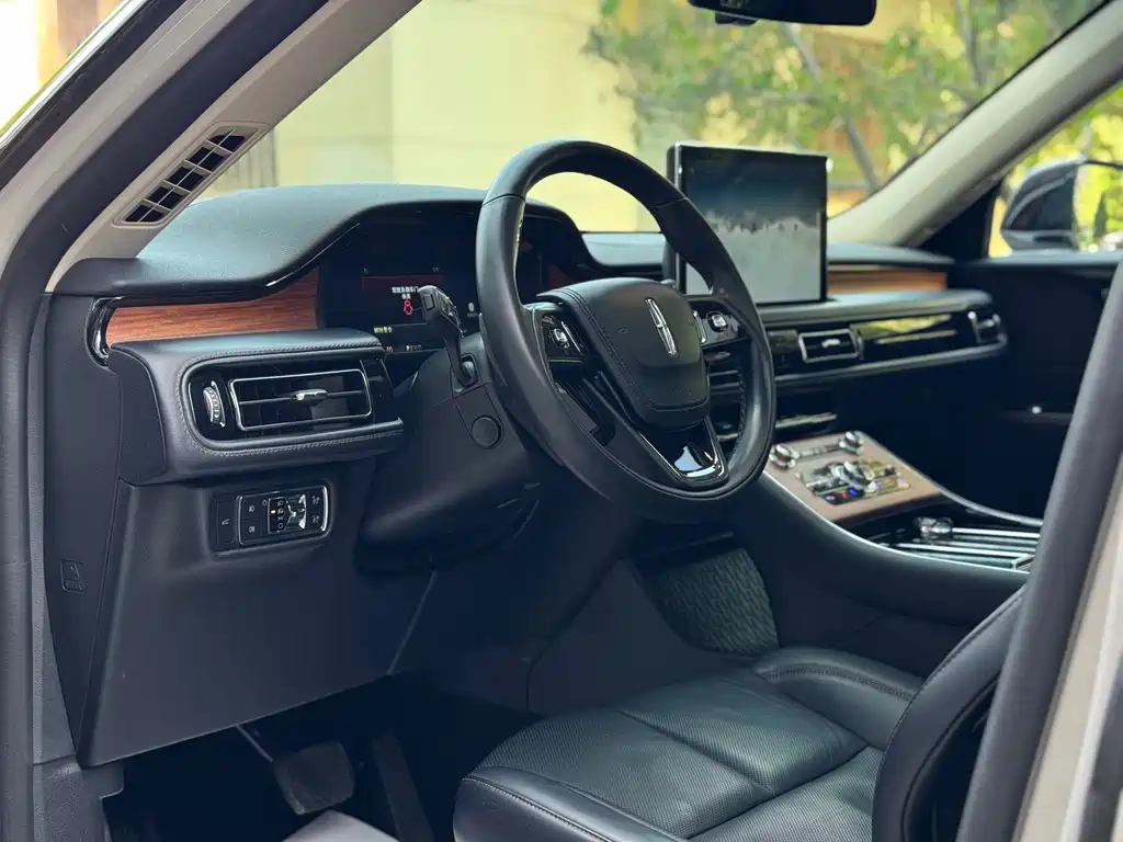 Lincoln Aviator 2020 — фото 10