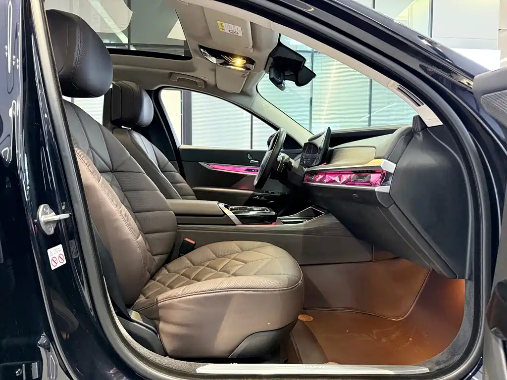 BMW 7 Series 2024 — фото 9